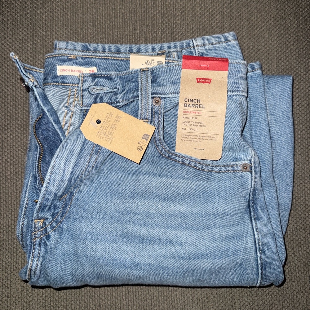 NWT Levi's Let Love In Cinch Barrel Jeans 28x31